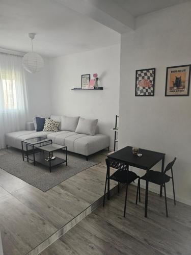 Χώρος καθιστικού στο Cloud 9 Apartment