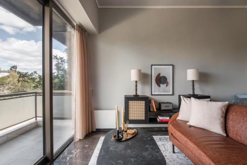 Chic Urban Suite - Parthenon Viewpoint