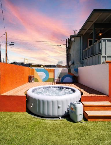 Gallery image of Unique*NEW*Hot Tub Studio*Mins to DT & PHX Airport in Phoenix