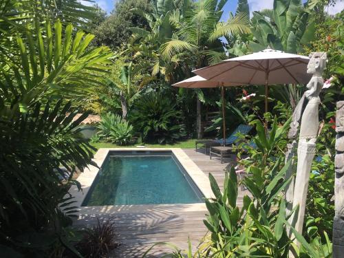 Photo de la galerie de l'établissement Sur les hauteurs de Cannes maison vue sur la baie, à Cannes