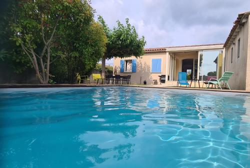 140 m2 villa with pool in Pernes-Les-Fontaines