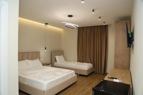 Gallery image of Kalpazo Hotel Tommy Durres in ((Bishtkamzë ))