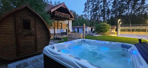Las Warmegas - Luksusowy Dom Rozrywki z Jacuzzi,Sauna,Padel