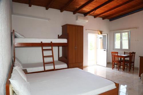 Gallery image of Kalpazo Hotel Tommy Durres in ((Bishtkamzë ))