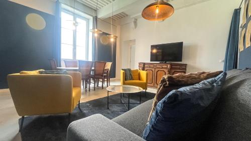 Photo de la galerie de l'établissement La Commanderie des Antonins - Vue Panoramique sur le Rhône, à Vienne