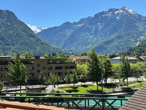 River 4-Kissed Retreat with Iconic Jungfraujoch View