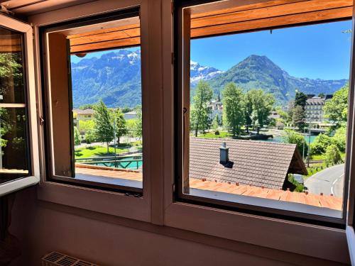River 4-Kissed Retreat with Iconic Jungfraujoch View