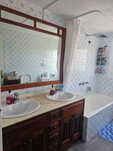 HABITACIÓN privada centro málaga cerca tren María Zambrano y playa muy buena conexión WiFi