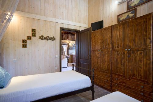 Una cama o camas en una habitación de Rodakas Seaside Nest