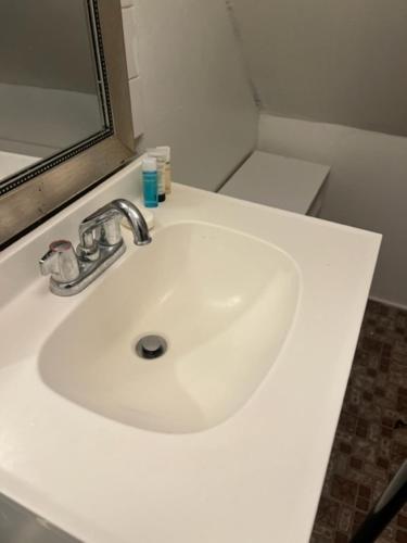 Fotografie z fotogalerie ubytování Atic Apartment v destinaci Perth Amboy