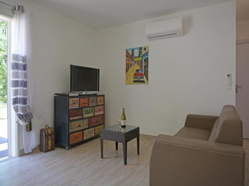 Villa in Montauroux with Pool & Near Forest, cleaning included