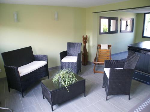Gambar di galeri bagi Horville Garden Retreat, cleaning included 