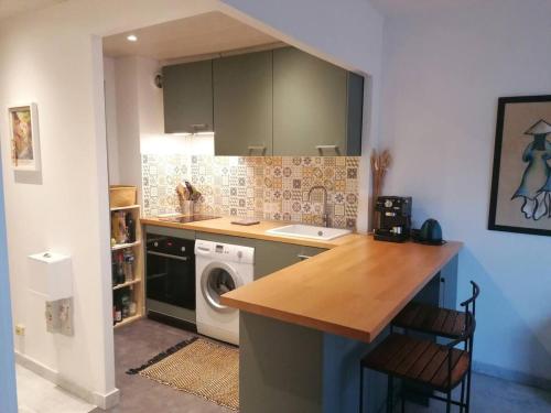 Studio in Antibes near the Beach, cleaning included