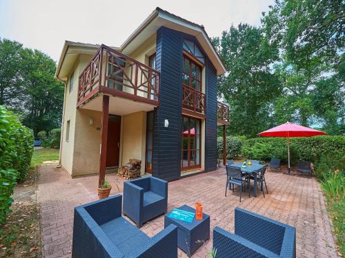 Villa in France with Private Garden & BBQ, cleaning included