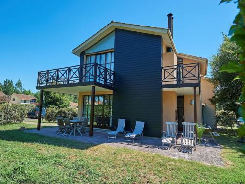 Photo de la galerie de l'établissement Peaceful Villa in Castle Park, cleaning included, à Salles