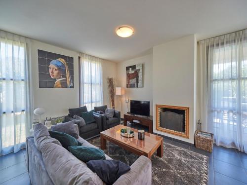 Villa in Castle Park with Heated Pool, cleaning included