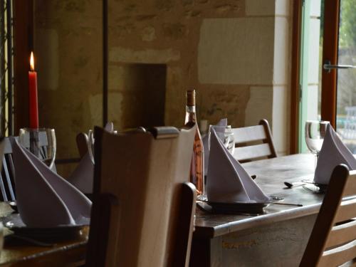 Galeriebild der Unterkunft Holiday Home in Thurageau with Private Pool, cleaning included in Lencloître