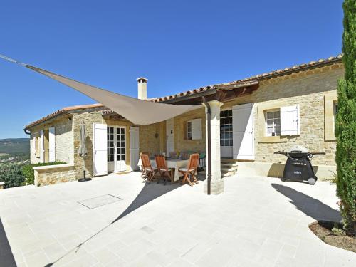 Villa in Roussillon with Private Pool, cleaning included