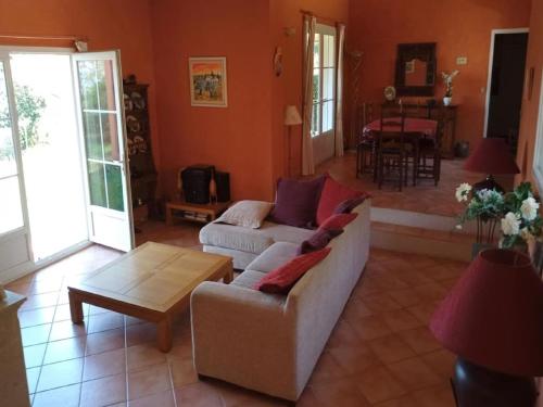 Villa in Lorgues with Private Pool, cleaning included