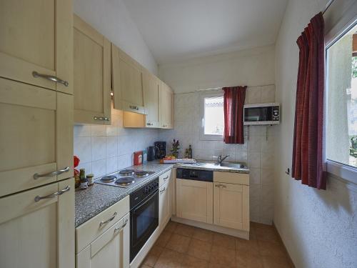 Photo de la galerie de l'établissement Holiday Home in France with Private Terrace, cleaning included, à Mauroux