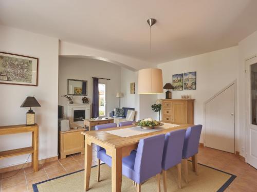 Photo de la galerie de l'établissement Luxury Villa in France with Pool, cleaning included, à Vasles