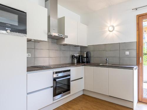 Photo de la galerie de l'établissement Alpine Retreat w Sauna, cleaning included, à Abondance