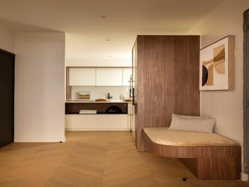 Elegant apartment - 2BR- 6P- Gare Saint Lazare, cleaning included
