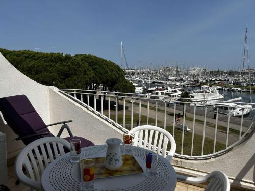 Appartement Port Camargue - 4 Pers, Clim, Parking - FR-1-250-312