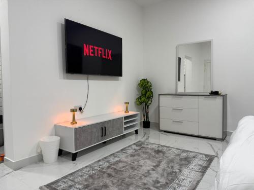 Brand new -Stylish Studio Near to Yas & Airport