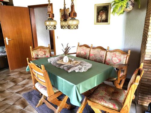 Gallery image of Regal Apartment in Pracht with Garden and Grill, cleaning included in Pracht