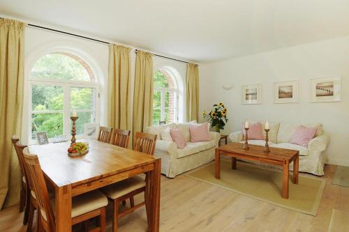 Gambar di galeri bagi Gutshaus Zicker in Garz, cleaning included di Zicker