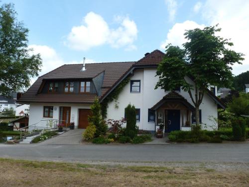 Φωτογραφία από το άλμπουμ του Ferienwohnung für 2 Personen in Kirchhundheim, cleaning included σε Brachthausen