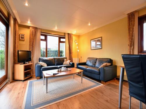 Gambar di galeri bagi Chalet in Garderen with Fenced Garden, cleaning included di Garderen
