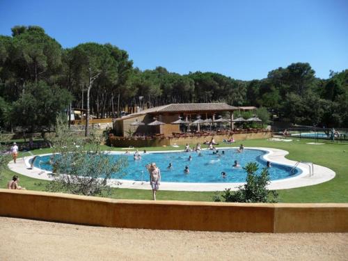 Bazén v ubytování Tent Stay in Begur for 5 Guests, cleaning included nebo v jeho okolí