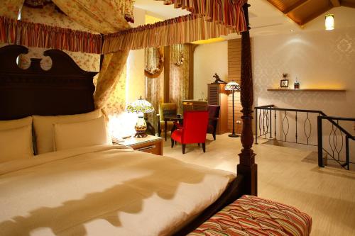 Кровать или кровати в номере Dryad Motel