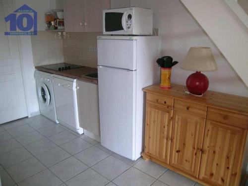 Photo de la galerie de l'établissement Pavillon 6 Pers avec Piscine et Parking, Proche Plage - FR-1-781-90, à Valras-Plage