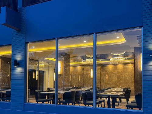 Restoran atau tempat lain untuk makan di The Proud Exclusive Hotel-SHA Plus