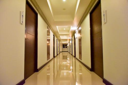 Gambar di galeri bagi The Proud Exclusive Hotel-SHA Plus di Nakhon Pathom