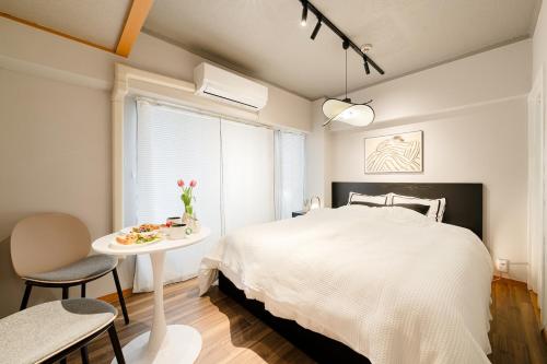 7minute walk from JR Takadanobaba Station, 11 minutes from Shinjuku ,Wi-Fi, simple and high-quality space