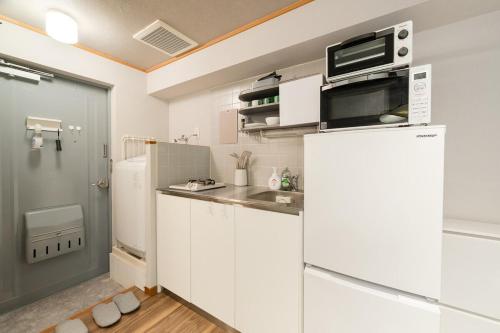7minute walk from JR Takadanobaba Station, 11 minutes from Shinjuku ,Wi-Fi, simple and high-quality space