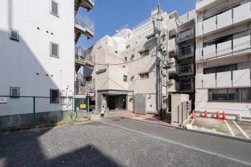 7minute walk from JR Takadanobaba Station, 11 minutes from Shinjuku ,Wi-Fi, simple and high-quality space