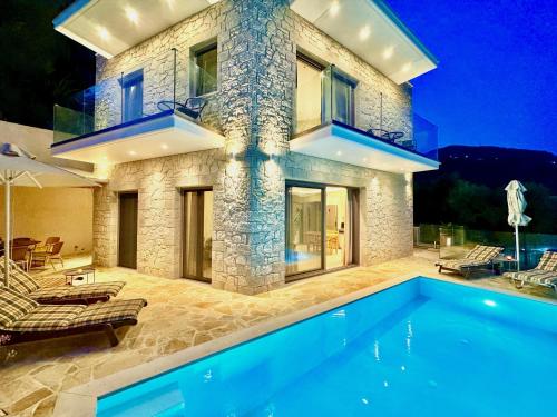 Beach Villa Smile with private pool by DadoVillas