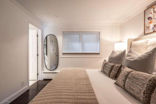 Ένα ή περισσότερα κρεβάτια σε δωμάτιο στο New Listing 1 BR Aspen Condo by Gondola