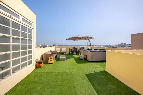 Fotografie z fotogalerie ubytování Seaview Jacuzzi 3BR Penthouse v destinaci Is-Swieqi