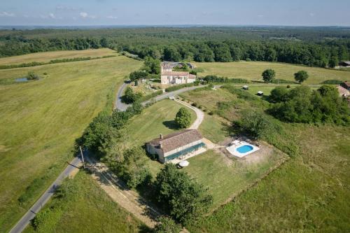 Le Gîte de la Verrerie, maison traditionnelle avec piscine