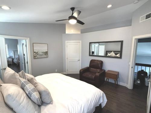 Katil atau katil-katil dalam bilik di Mountain View • Pool House