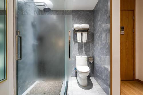 Un baño de Chengdu Shanyueju Hotel