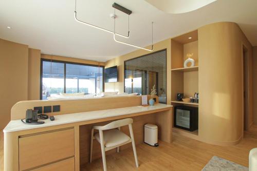 Dapur atau dapur kecil di LePont Riverfront Resort Nongkhai
