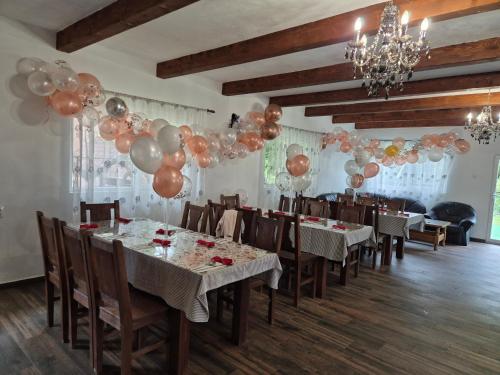 Ресторант или друго място за хранене в Casa Eby