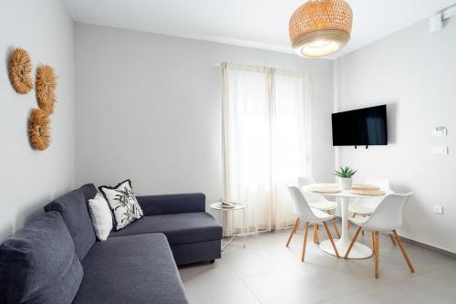 Fanouris Luxury Apartments 2